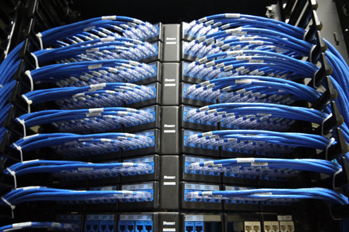 新康輝旅游集團(tuán)機(jī)房布線 新康輝旅游集團(tuán)機(jī)房布線